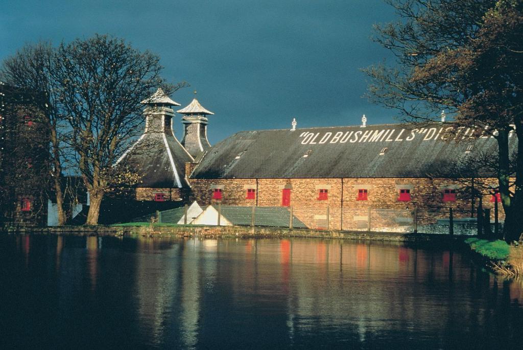 Causeway Lodge Bushmills Exteriör bild